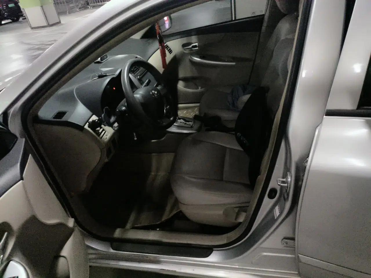 Toyota Corolla 2011 1.6L Automatic GL — миниатюра 15