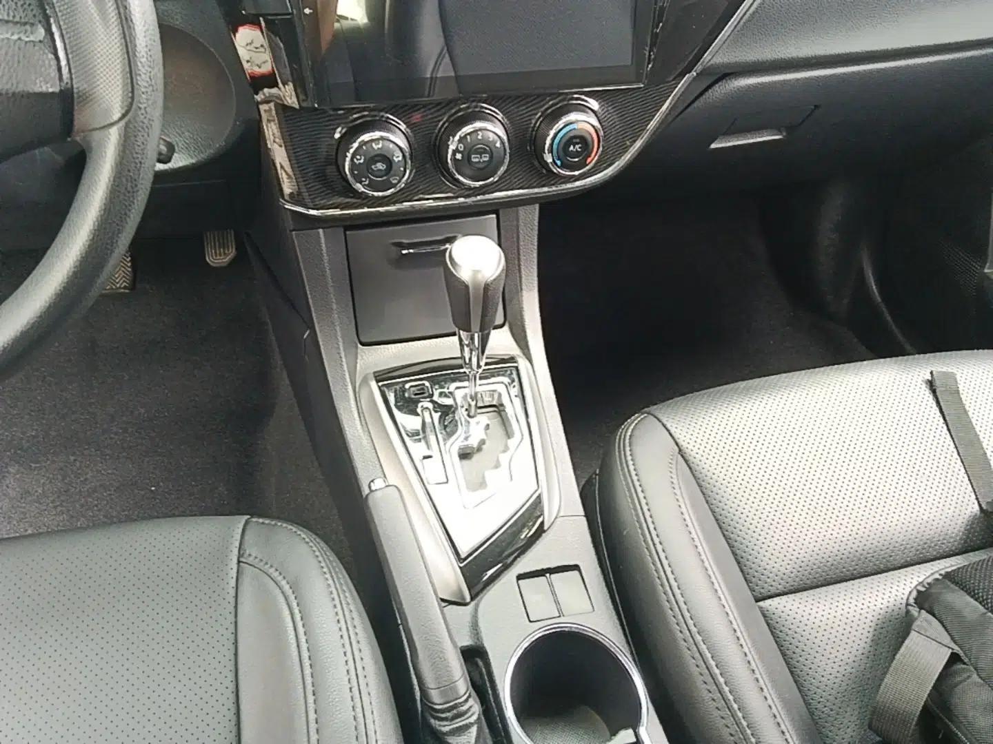 Toyota Corolla 2014 1.6L CVT GL-i — миниатюра 21