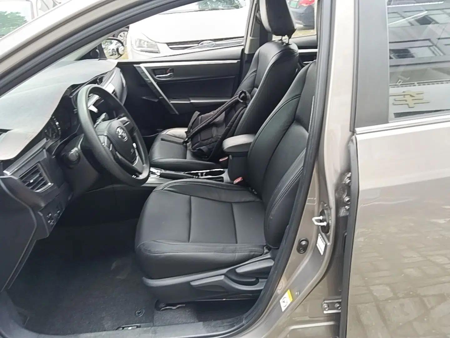 Toyota Corolla 2014 1.6L CVT GL-i — миниатюра 22
