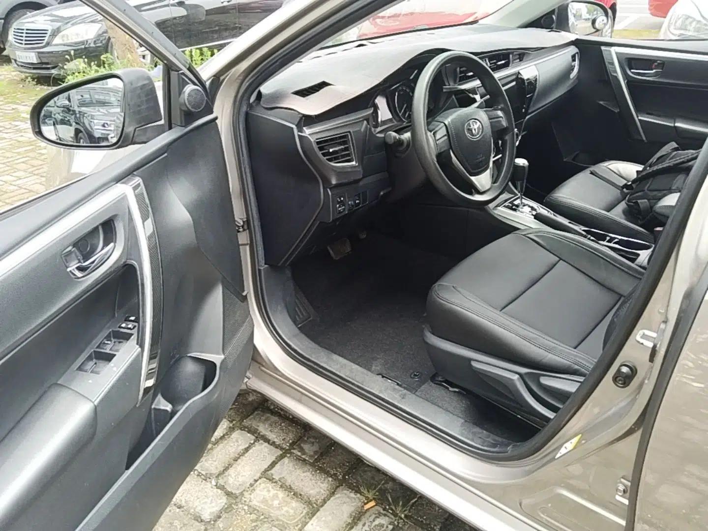 Toyota Corolla 2014 1.6L CVT GL-i — миниатюра 23
