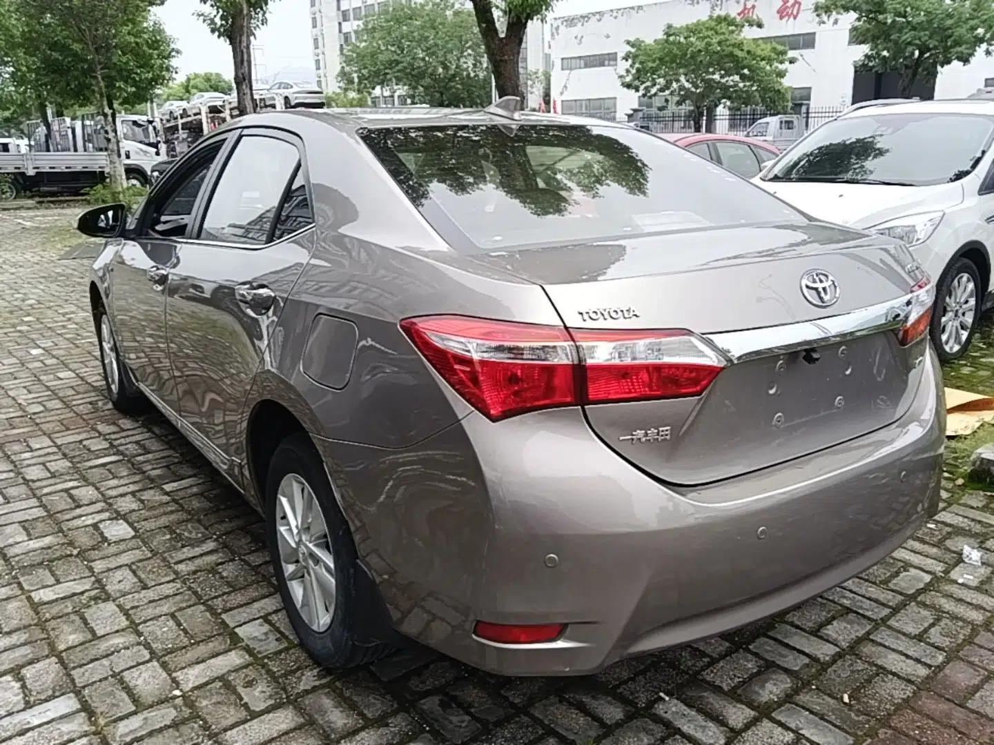 Toyota Corolla 2014 1.6L CVT GL-i — миниатюра 4
