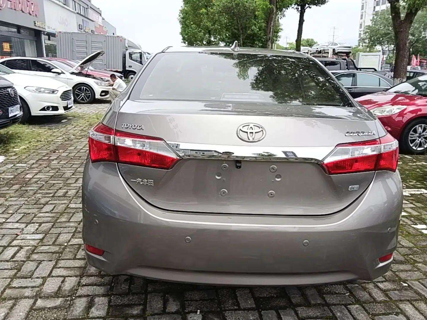 Toyota Corolla 2014 1.6L CVT GL-i — миниатюра 5