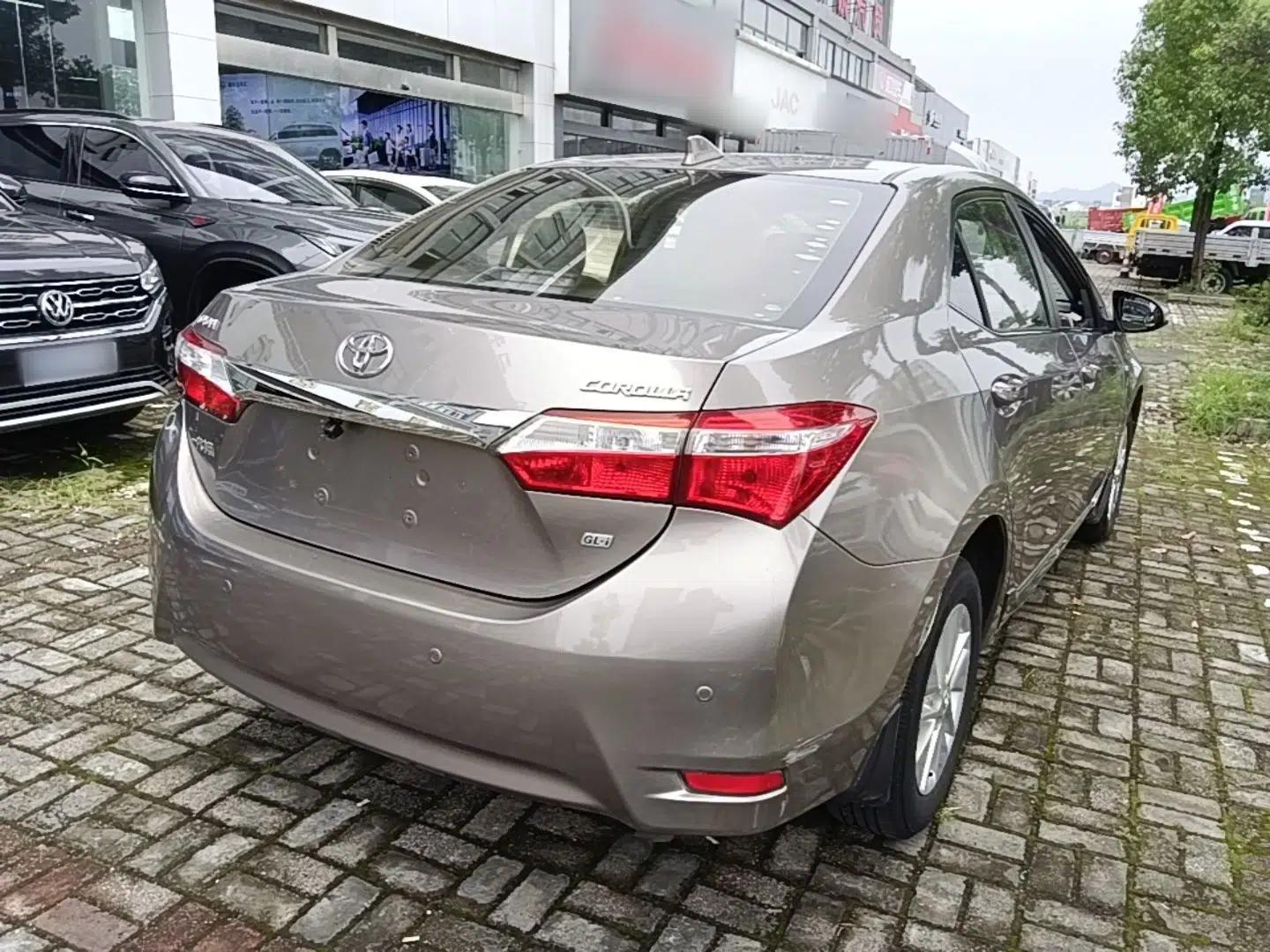 Toyota Corolla 2014 1.6L CVT GL-i — миниатюра 6