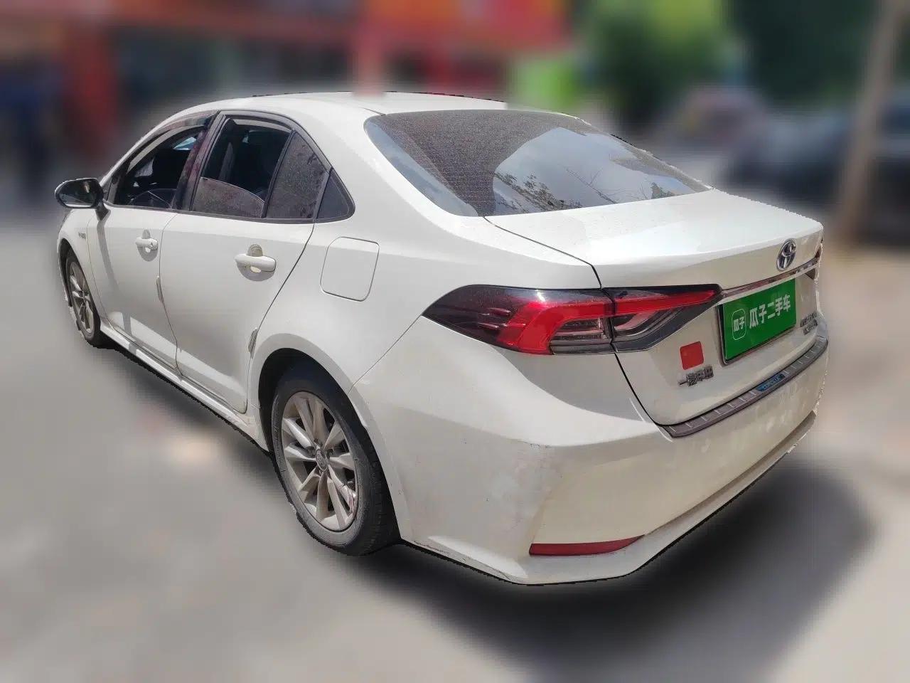 Toyota Corolla 2023 1.8L Smart Electric Hybrid Dual-Motor Elite Edition — миниатюра 4
