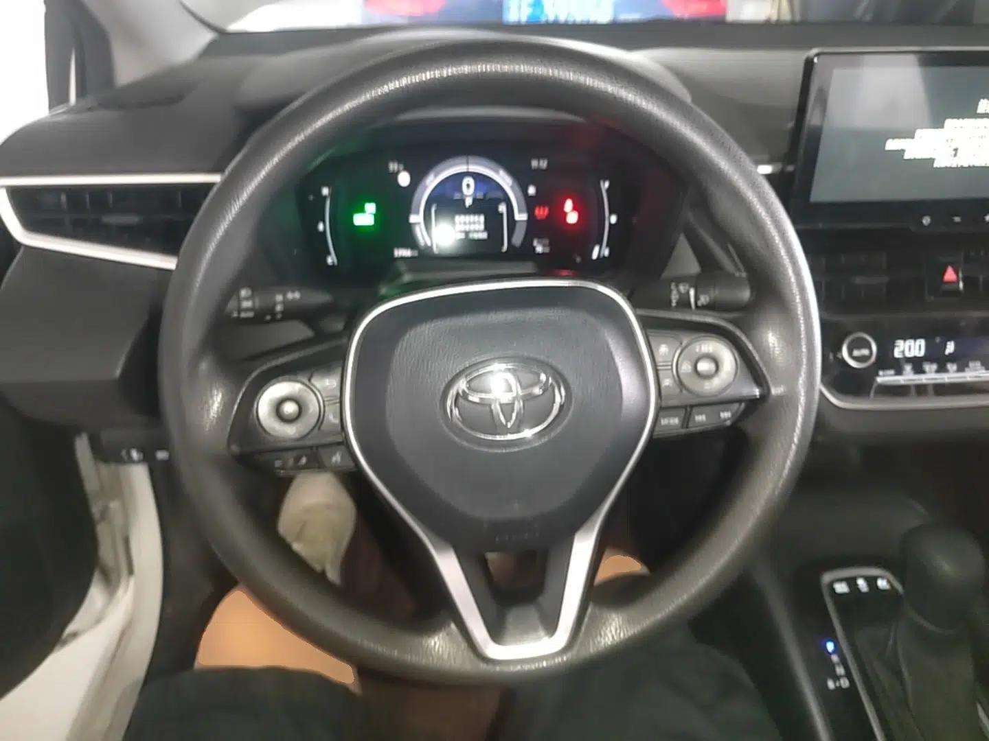 Toyota Corolla 2023 1.8L Smart Electric Hybrid Dual-Motor Pioneer Edition — миниатюра 13