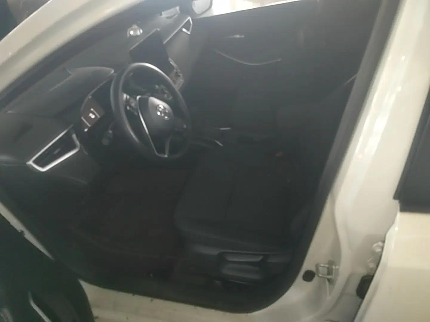 Toyota Corolla 2023 1.8L Smart Electric Hybrid Dual-Motor Pioneer Edition — миниатюра 17