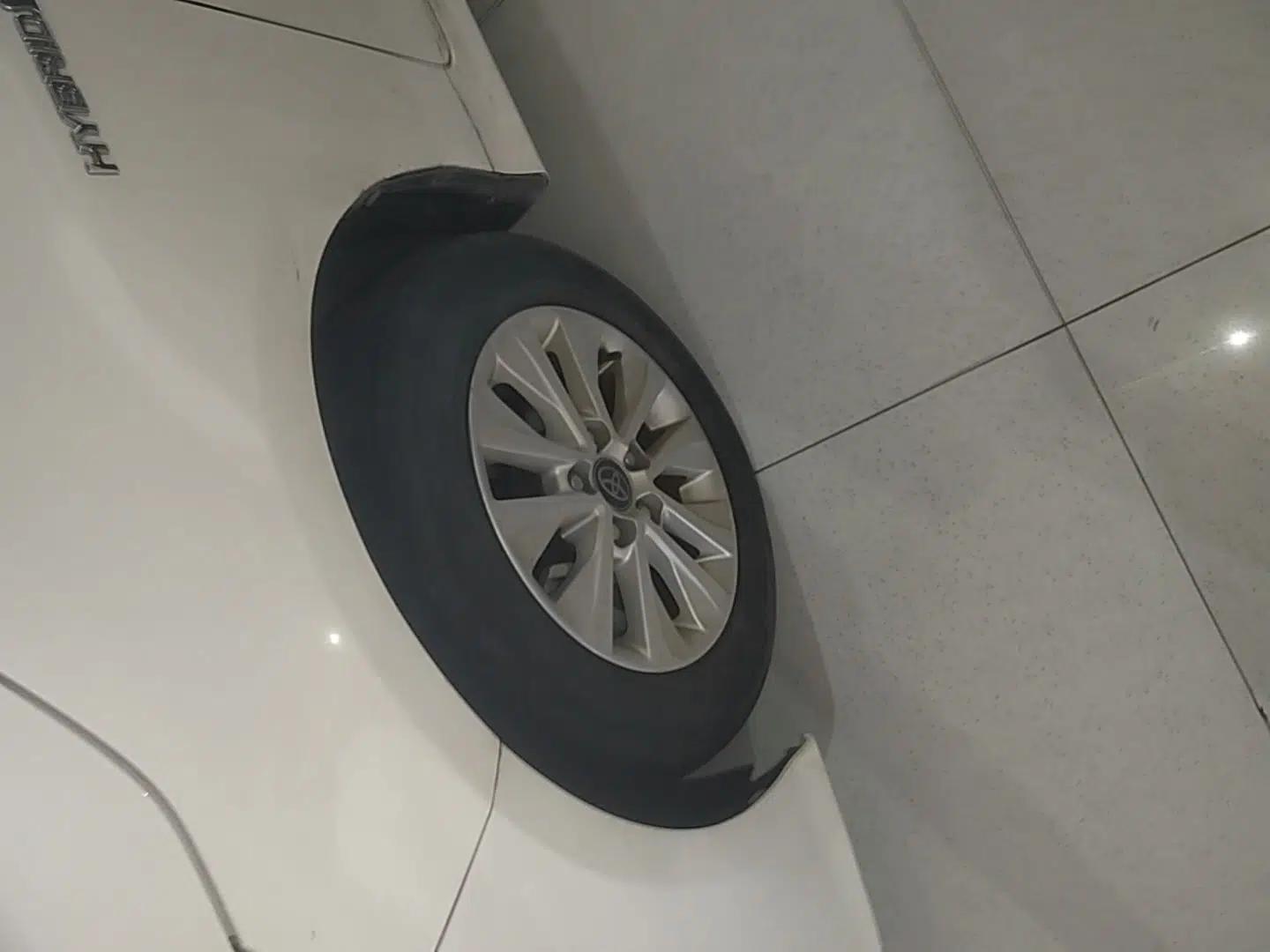 Toyota Corolla 2023 1.8L Smart Electric Hybrid Dual-Motor Pioneer Edition — миниатюра 10