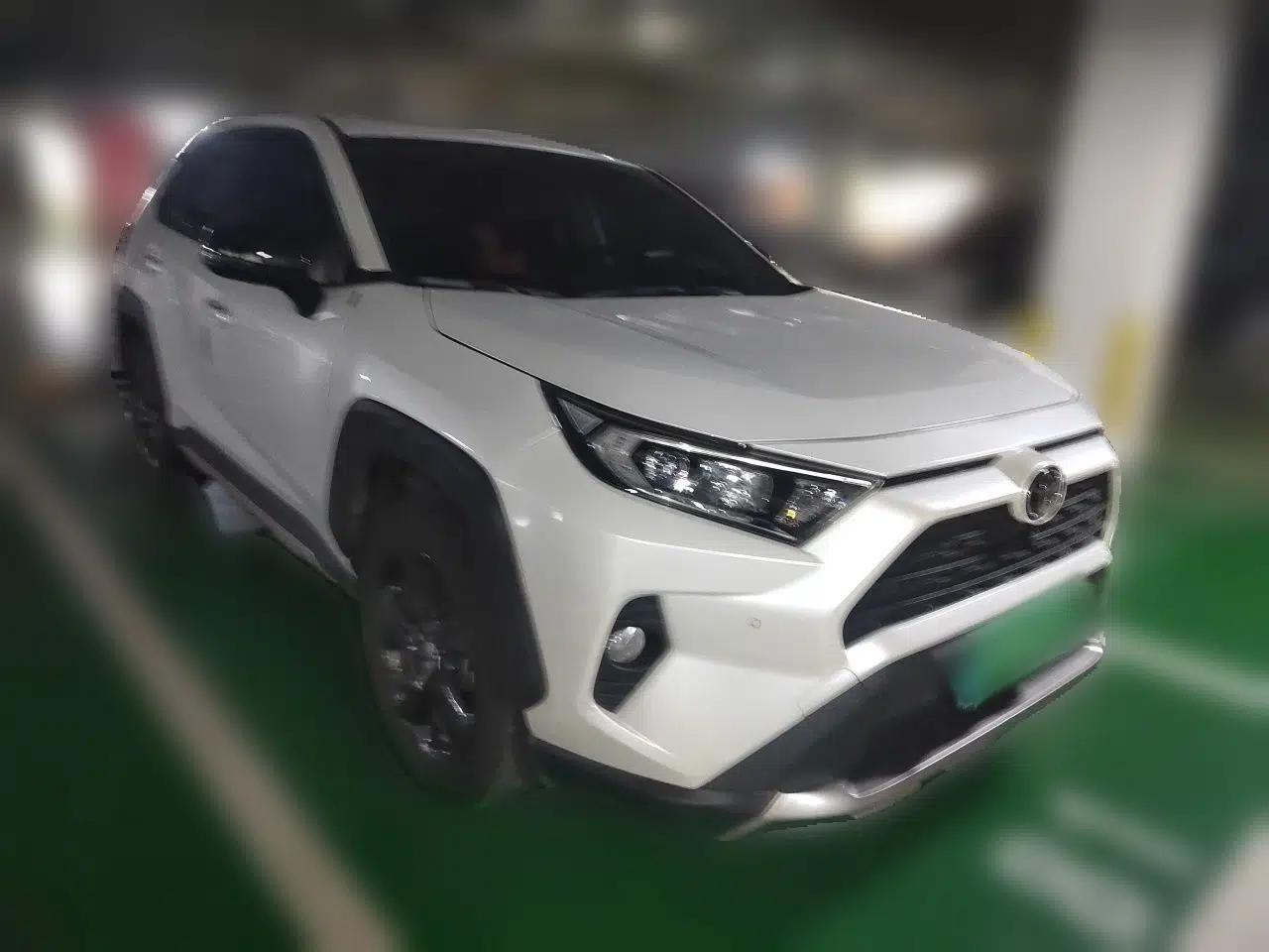 Toyota RAV4 2022 2.0L CVT 4x4 Style Plus Edition — миниатюра 3