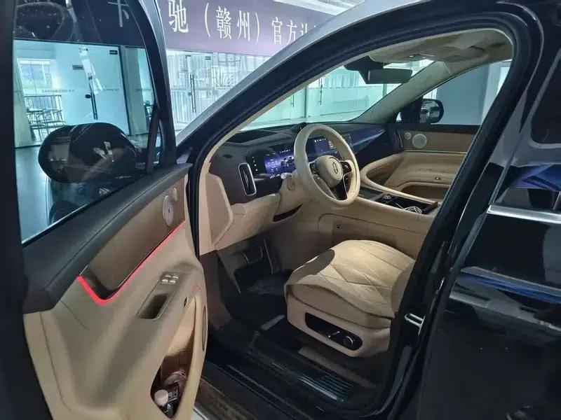 Wenjie M9 2024 Ultra Range Extended 6-Seater — миниатюра 8