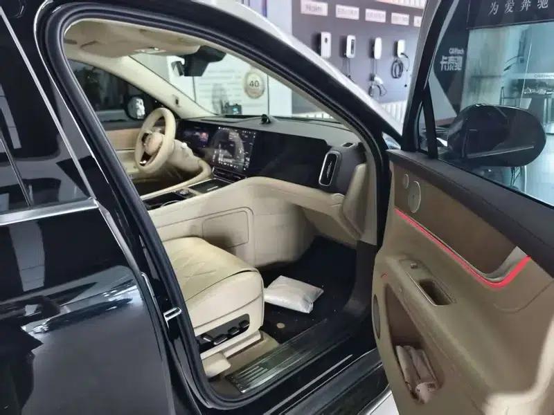 Wenjie M9 2024 Ultra Range Extended 6-Seater — миниатюра 9