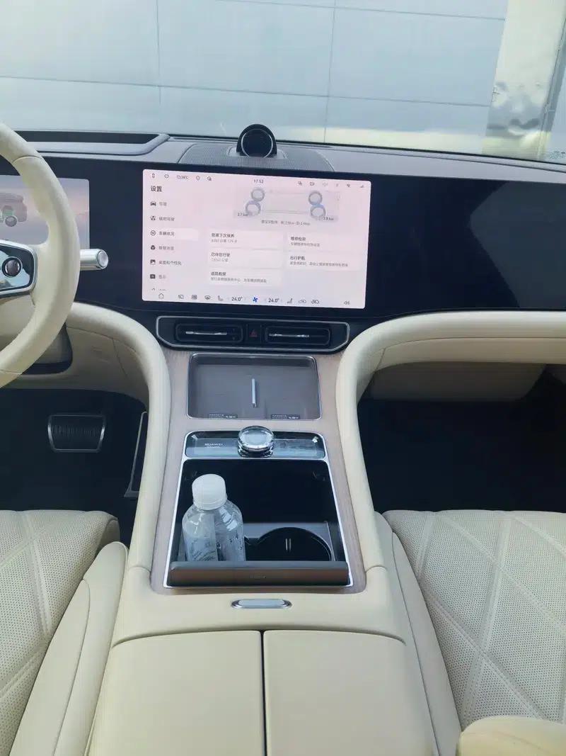 Wenjie M9 2025 Ultra Extended Range Six-Seat Version (192-line LiDAR) — миниатюра 6