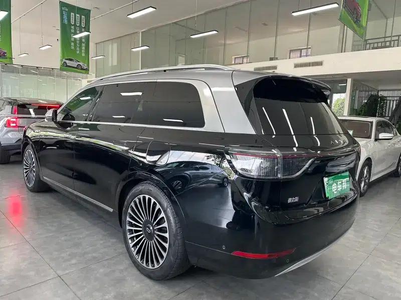 Wenjie M9 2024 Ultra Range Extended 6-Seater — миниатюра 4