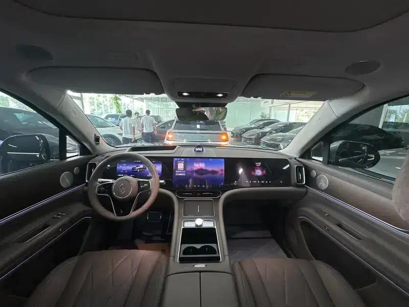 Wenjie M9 2024 Ultra Range Extended 6-Seater — миниатюра 7