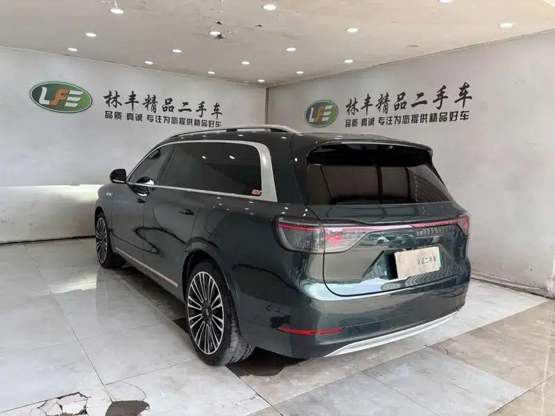 Wenjie M9 2024 Extended Range Max Six-Seater — миниатюра 5