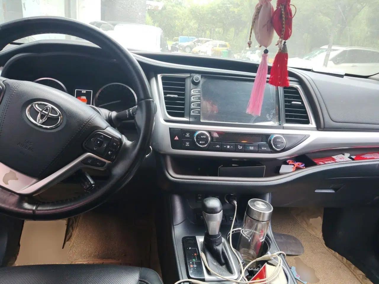 Toyota Highlander 2018 2.0T Four-Wheel Drive Luxury Version 7 Seats China VI Standard — миниатюра 9