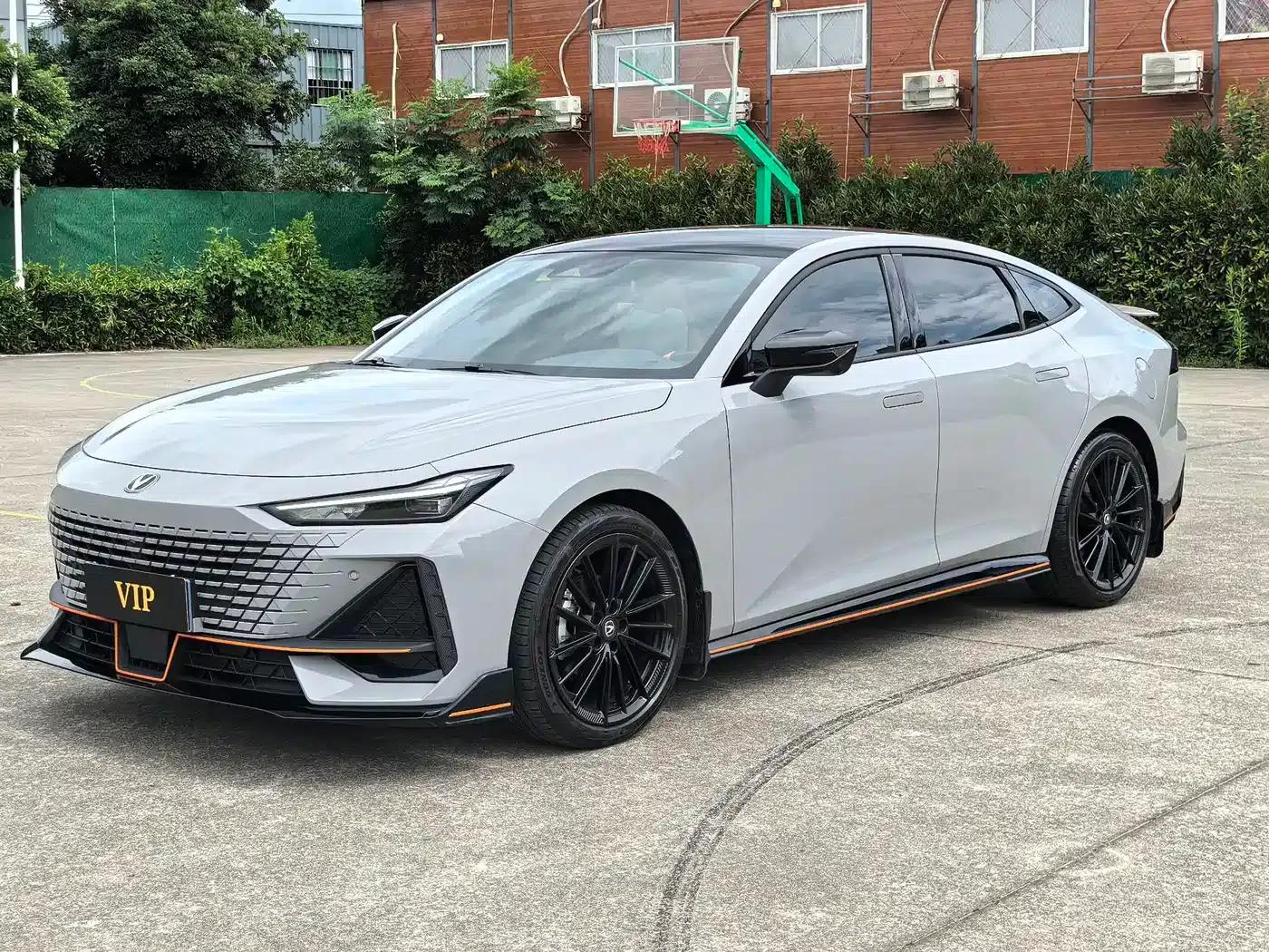 Changan UNI-V 2025 1.5T 500Bar High-Performance Sport Edition — миниатюра 1