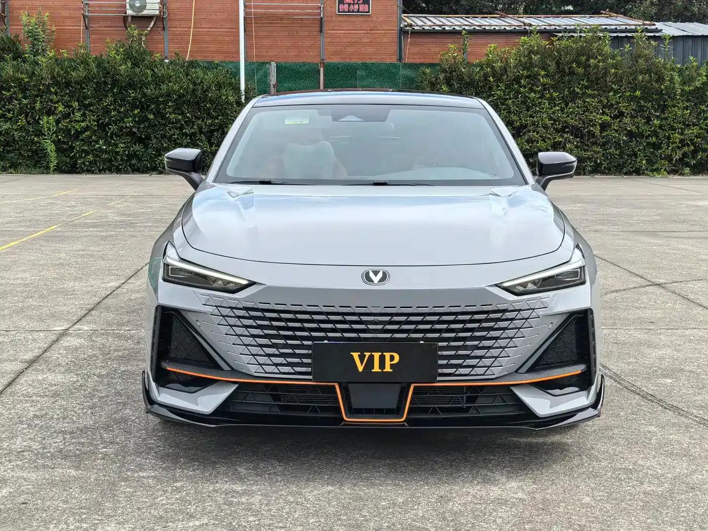 Changan UNI-V 2025 1.5T 500Bar High-Performance Sport Edition — миниатюра 2