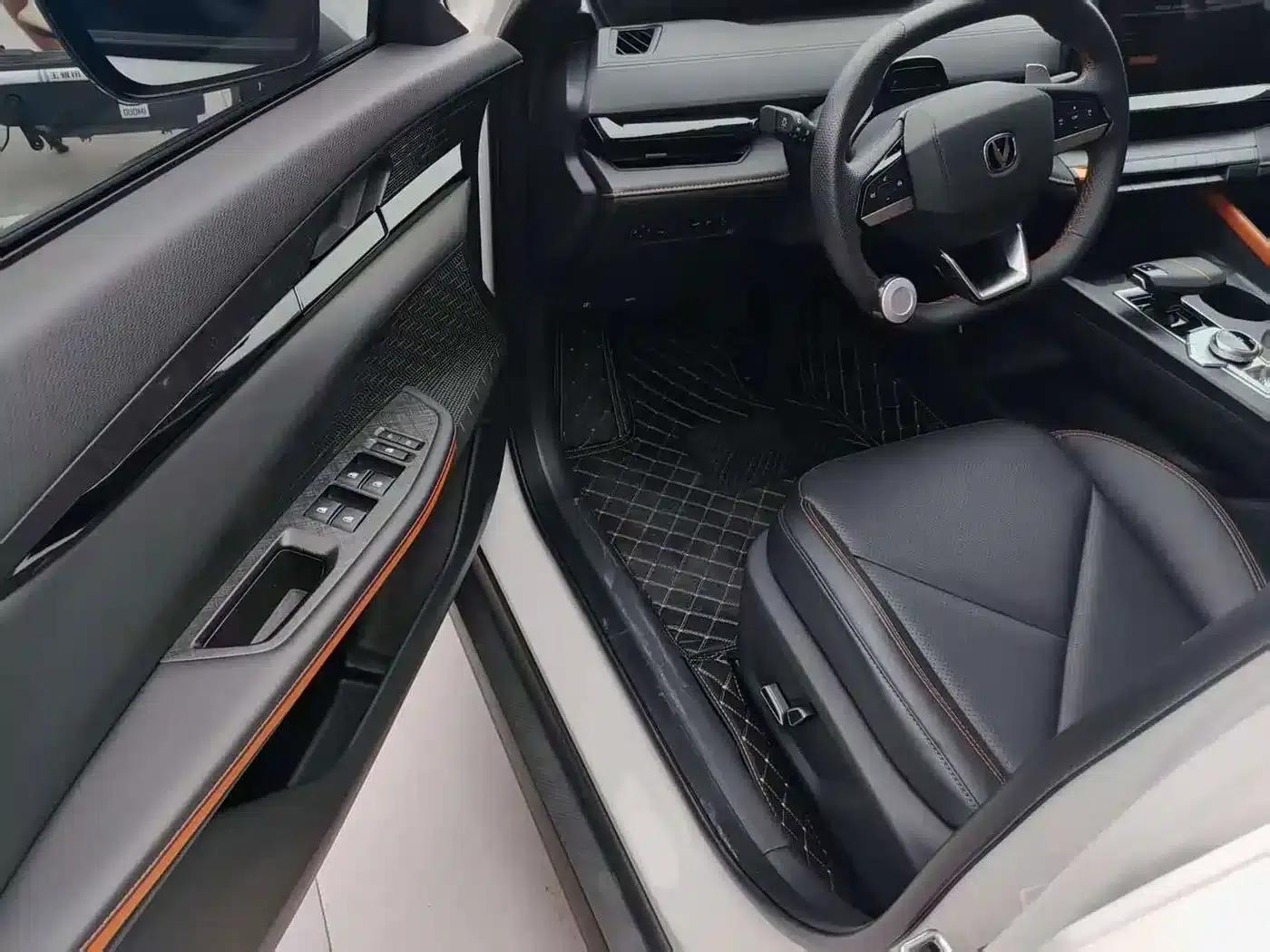 Changan UNI-V 2022 1.5T Premium Edition — миниатюра 4