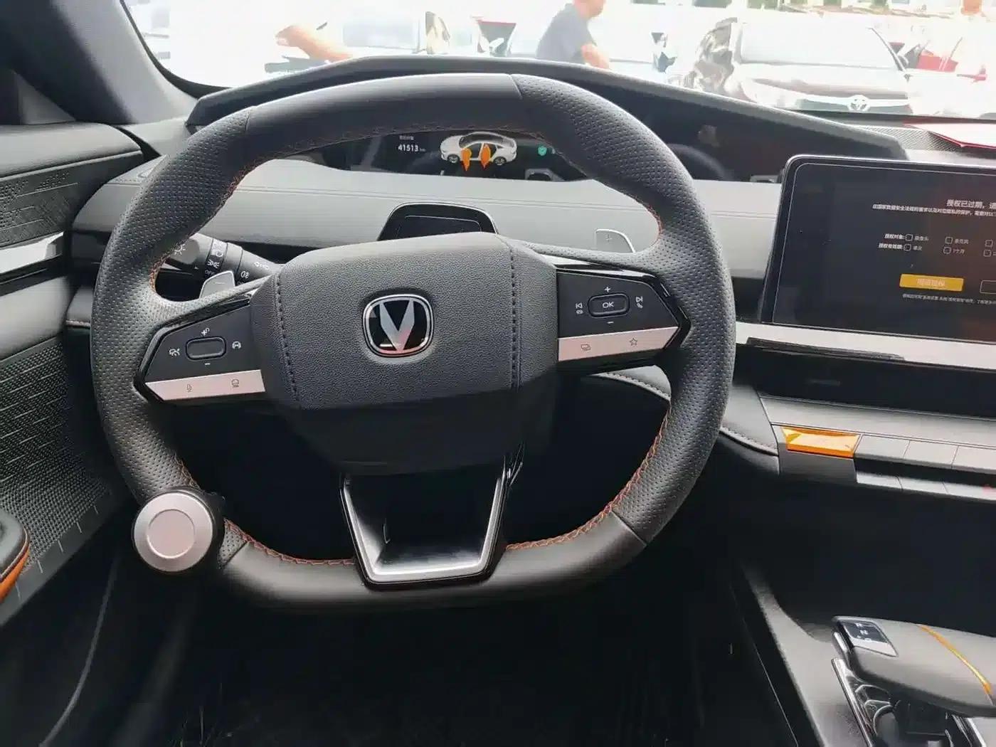 Changan UNI-V 2022 1.5T Premium Edition — миниатюра 6
