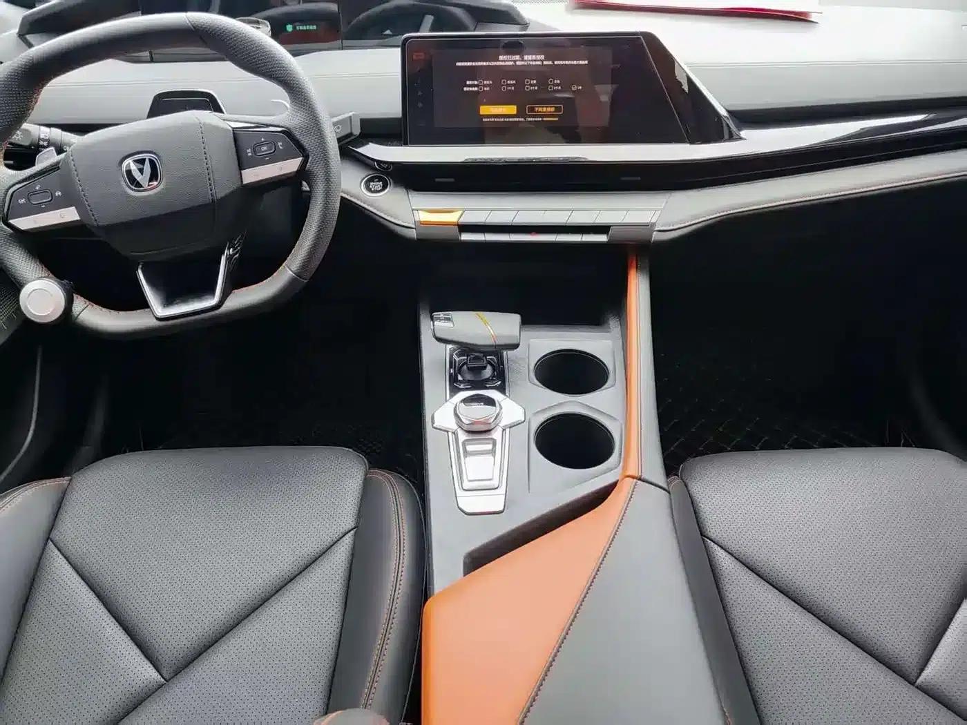 Changan UNI-V 2022 1.5T Premium Edition — миниатюра 9