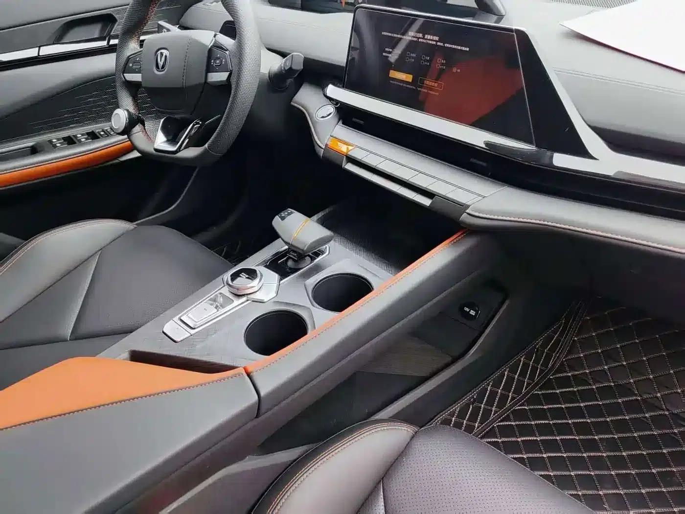 Changan UNI-V 2022 1.5T Premium Edition — миниатюра 10