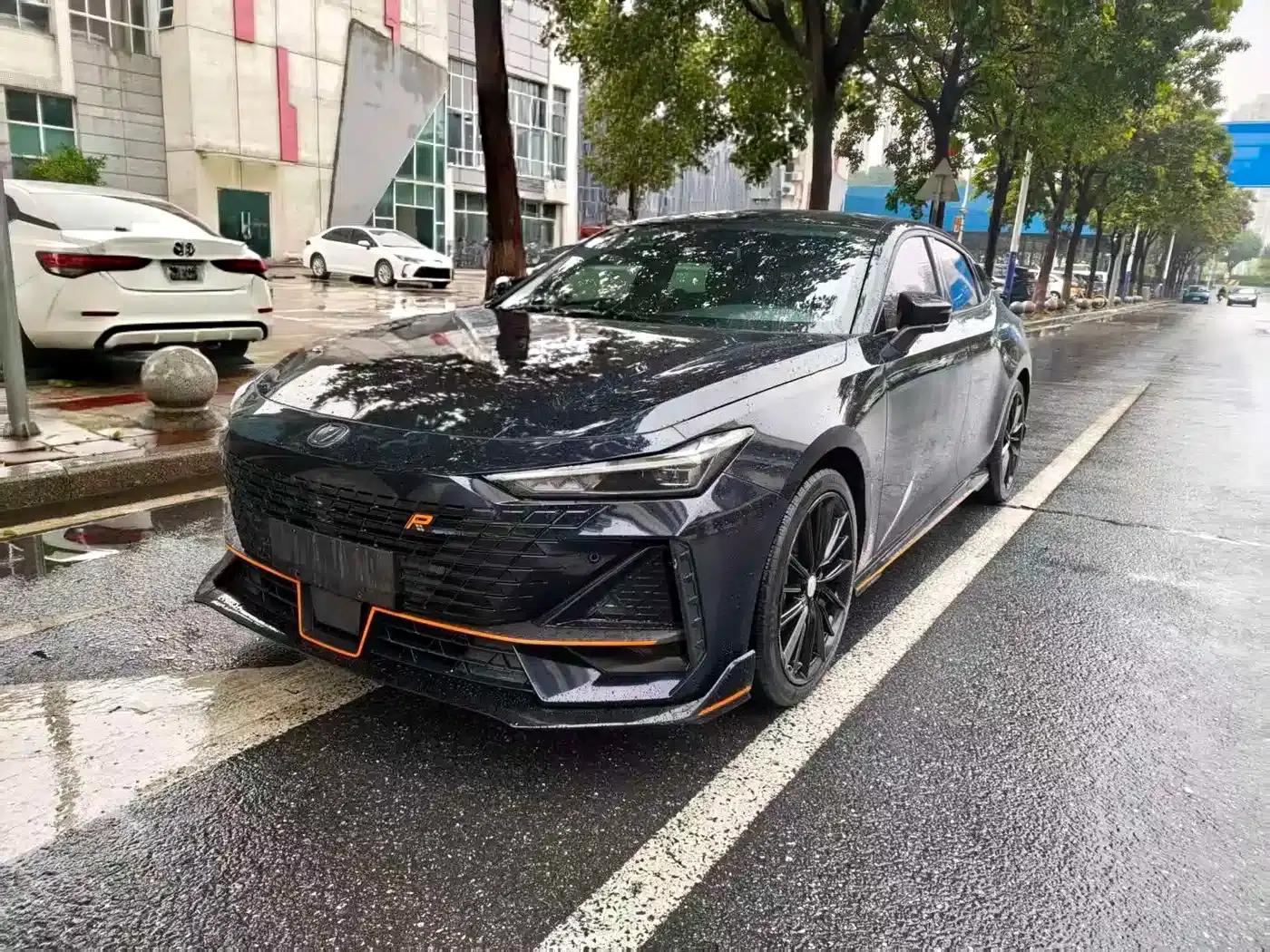 Changan UNI-V 2022 1.5T Sport Edition — миниатюра 1
