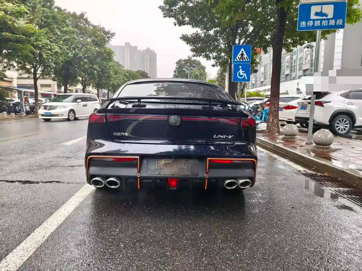 Changan UNI-V 2022 1.5T Sport Edition — миниатюра 11