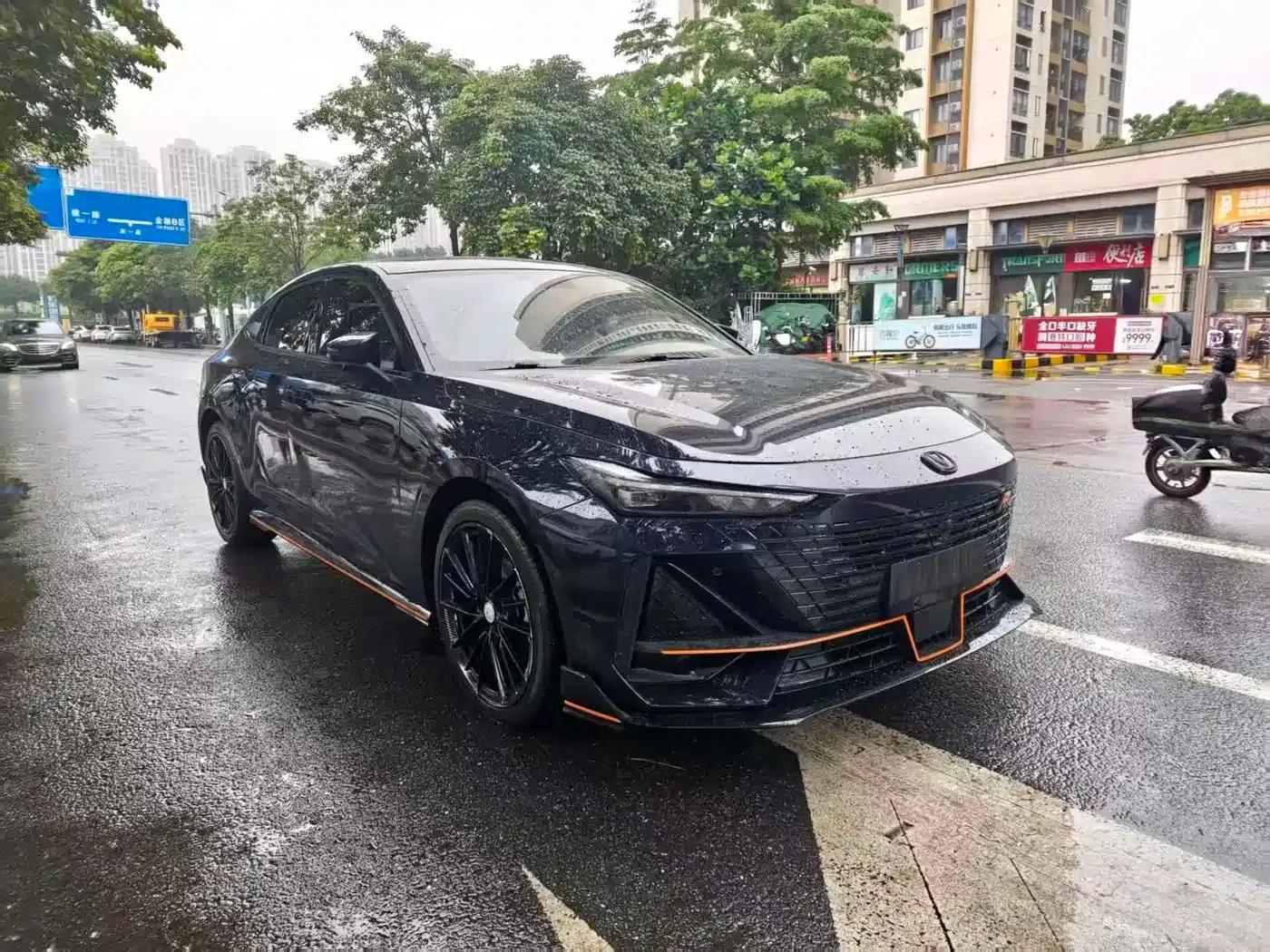 Changan UNI-V 2022 1.5T Sport Edition — миниатюра 3