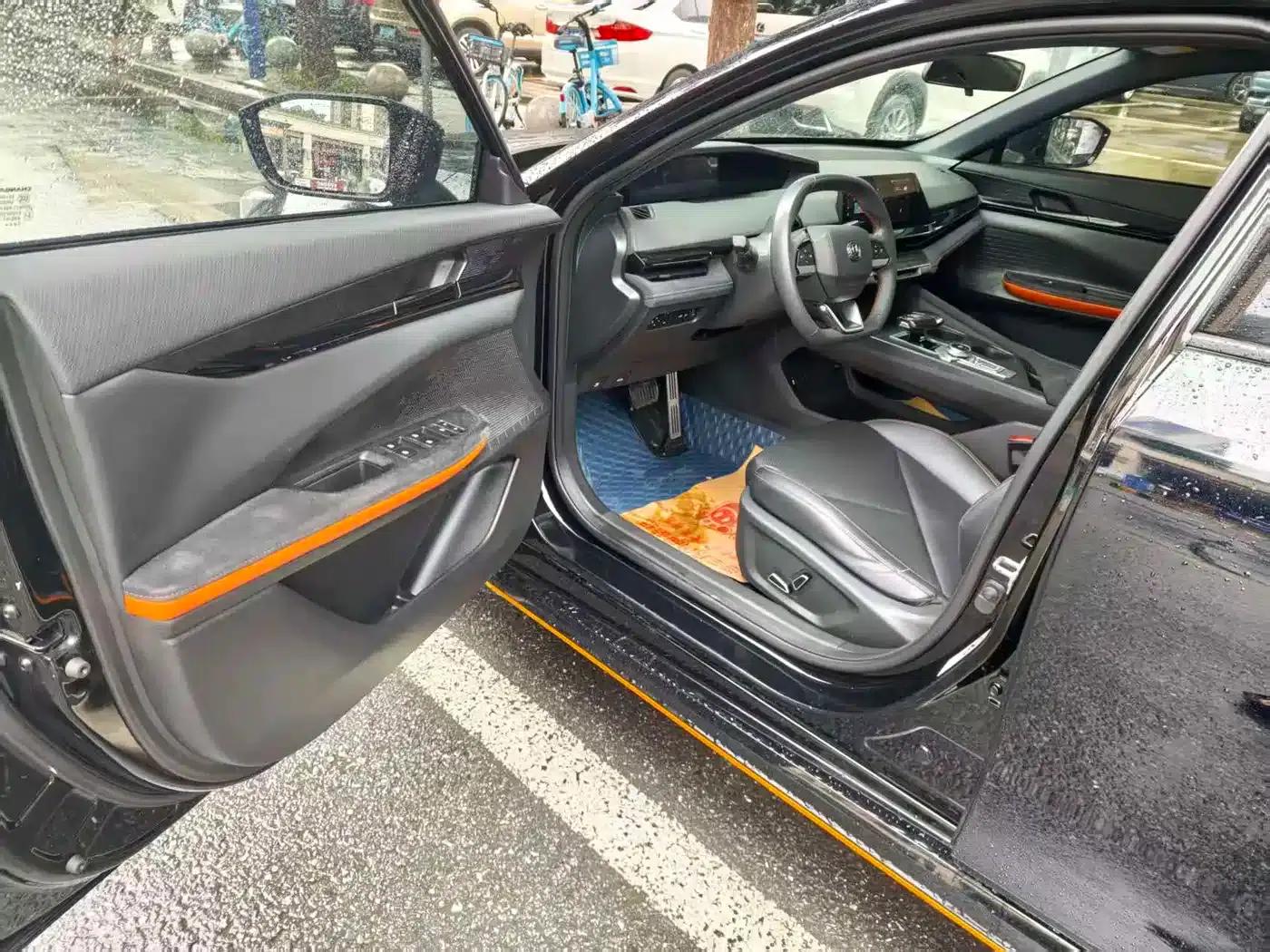 Changan UNI-V 2022 1.5T Sport Edition — миниатюра 4