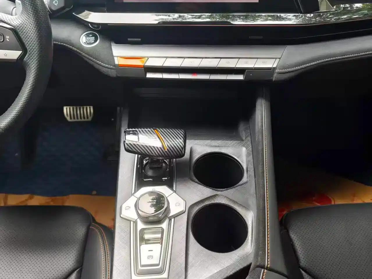 Changan UNI-V 2022 1.5T Sport Edition — миниатюра 7
