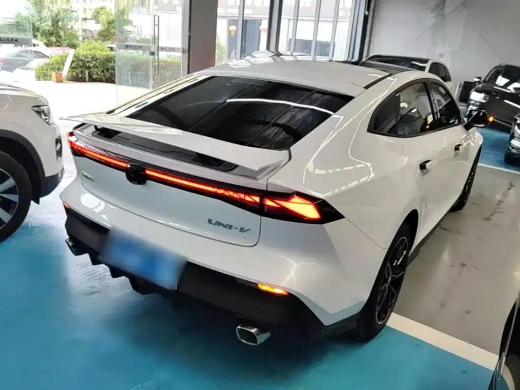 Changan UNI-V 2024 1.5T High-Performance Edition — миниатюра 7