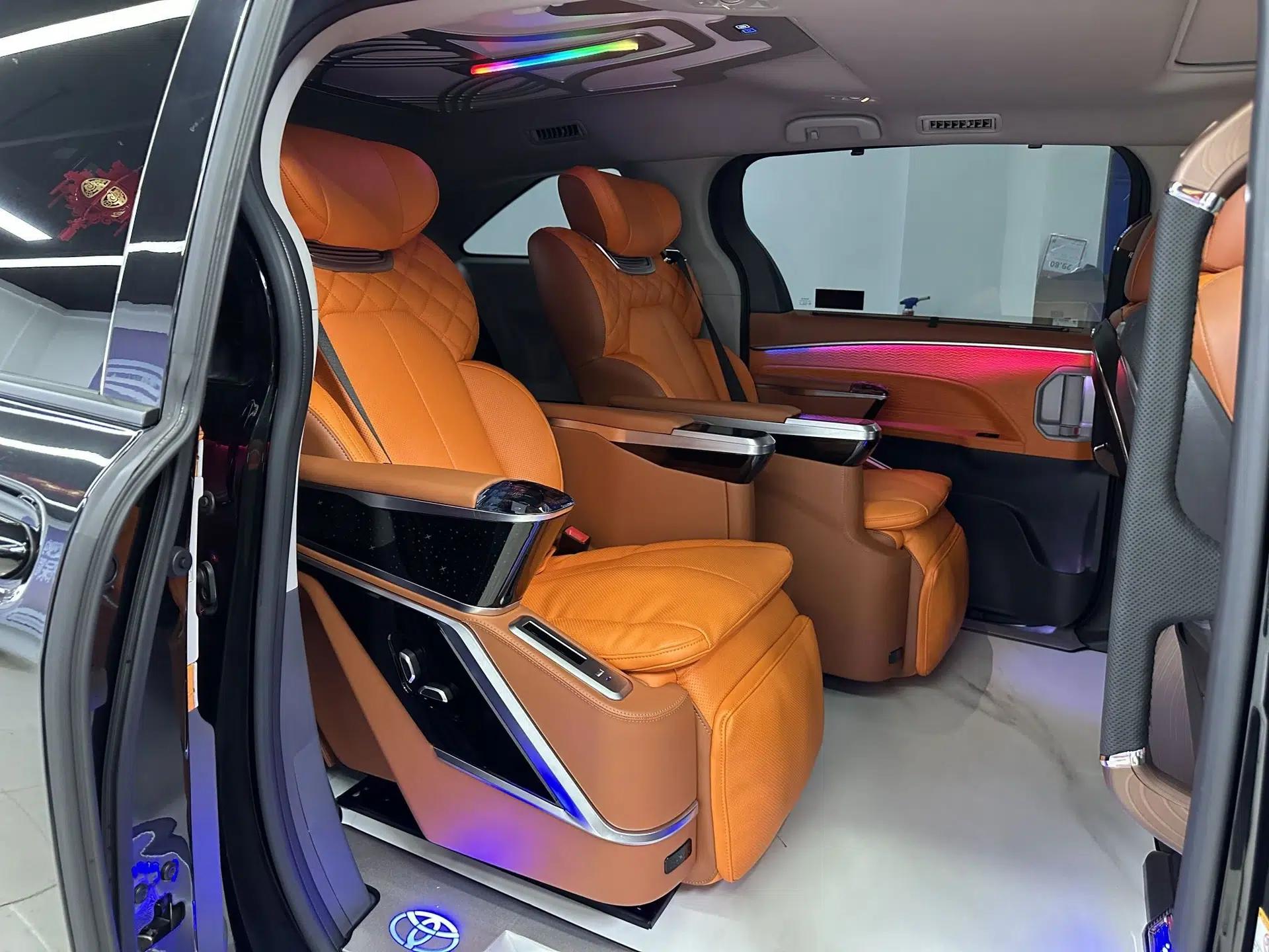 Toyota SIENNA 2024 2.5L Hybrid Comfort Edition — миниатюра 25