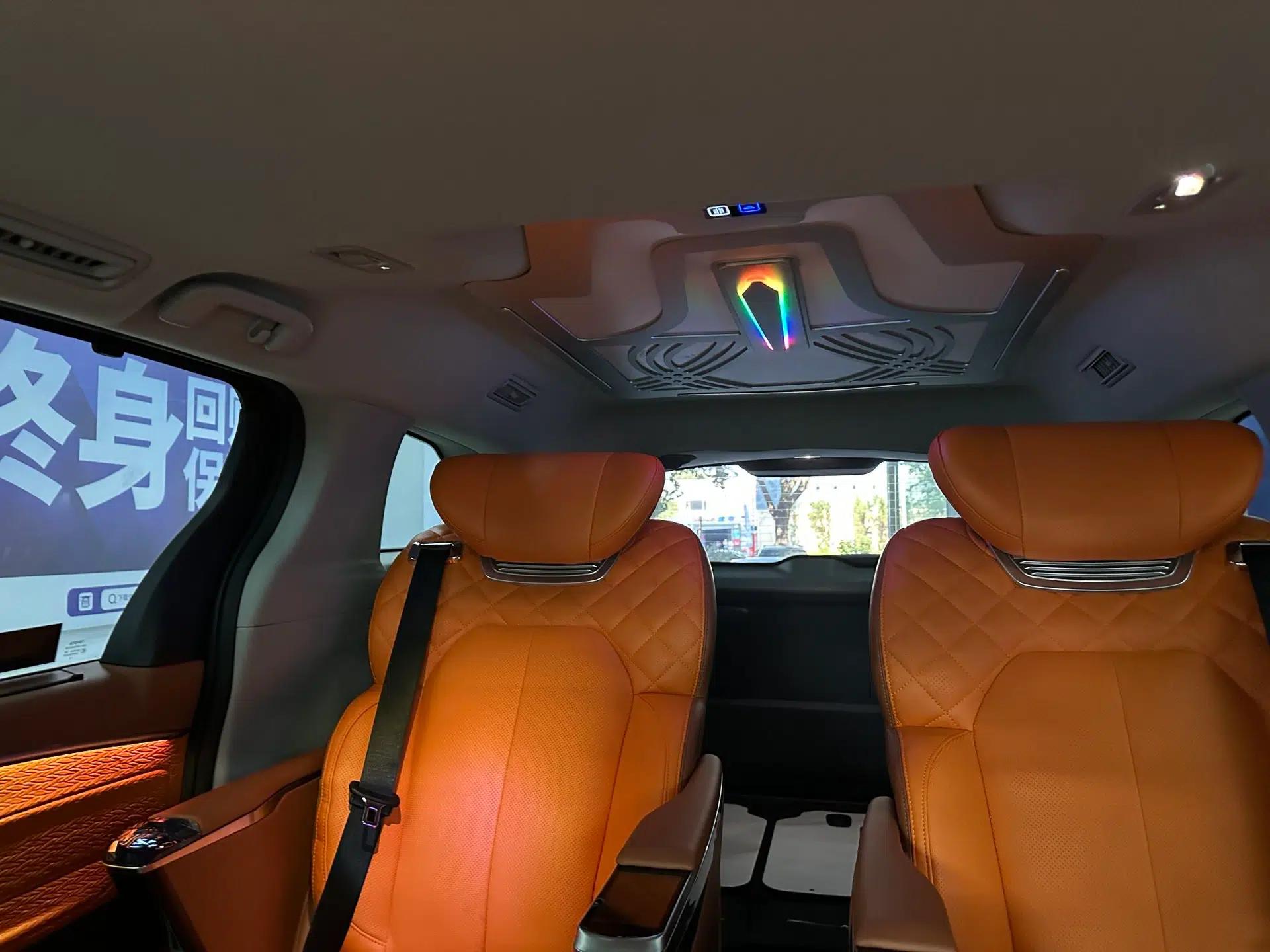 Toyota SIENNA 2024 2.5L Hybrid Comfort Edition — миниатюра 26