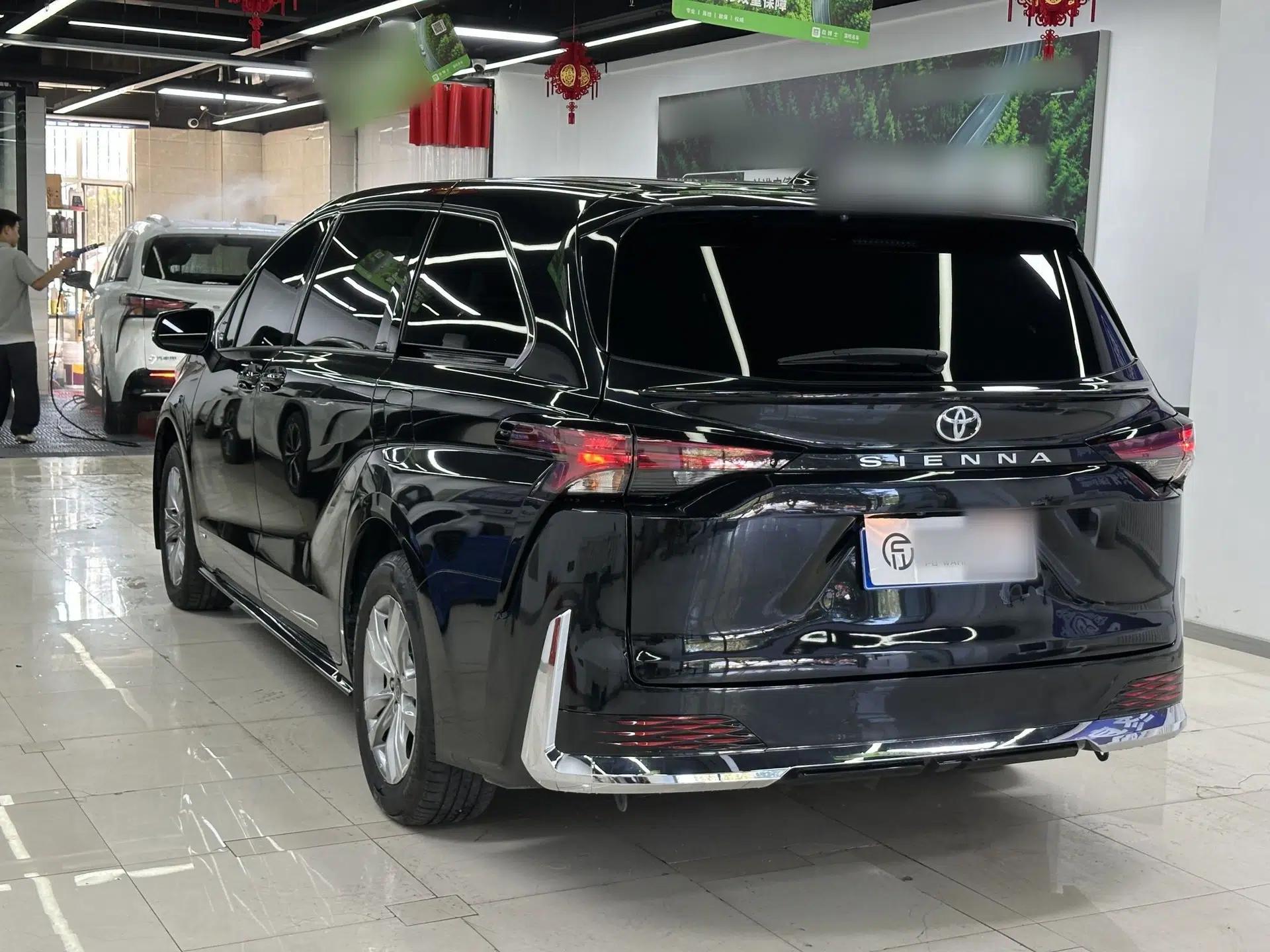 Toyota SIENNA 2024 2.5L Hybrid Comfort Edition — миниатюра 6