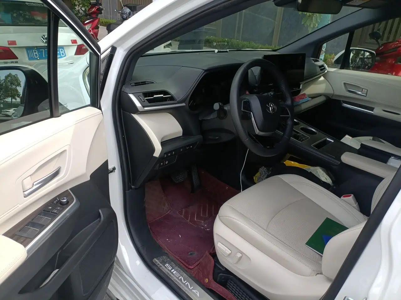 Toyota SIENNA 2024 2.5L Hybrid Prestige Deluxe Edition — миниатюра 16