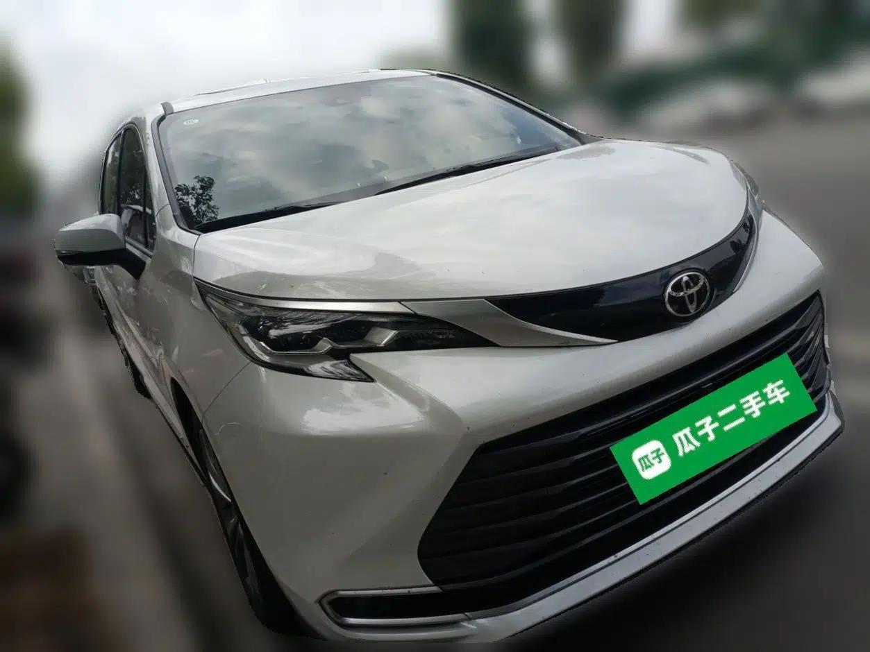 Toyota SIENNA 2024 2.5L Hybrid Prestige Deluxe Edition — миниатюра 3