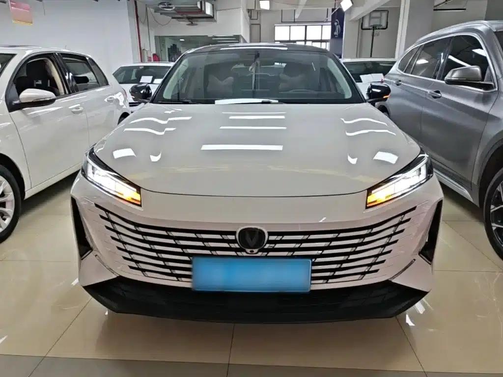 Changan Eado 2025 Blue Whale 1.5T 500Bar Premium Edition — миниатюра 3