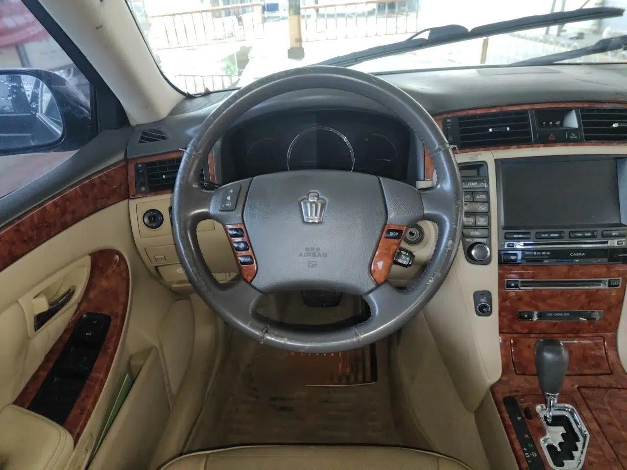 Toyota Crown 2007 2.5L Royal Special Edition — миниатюра 10