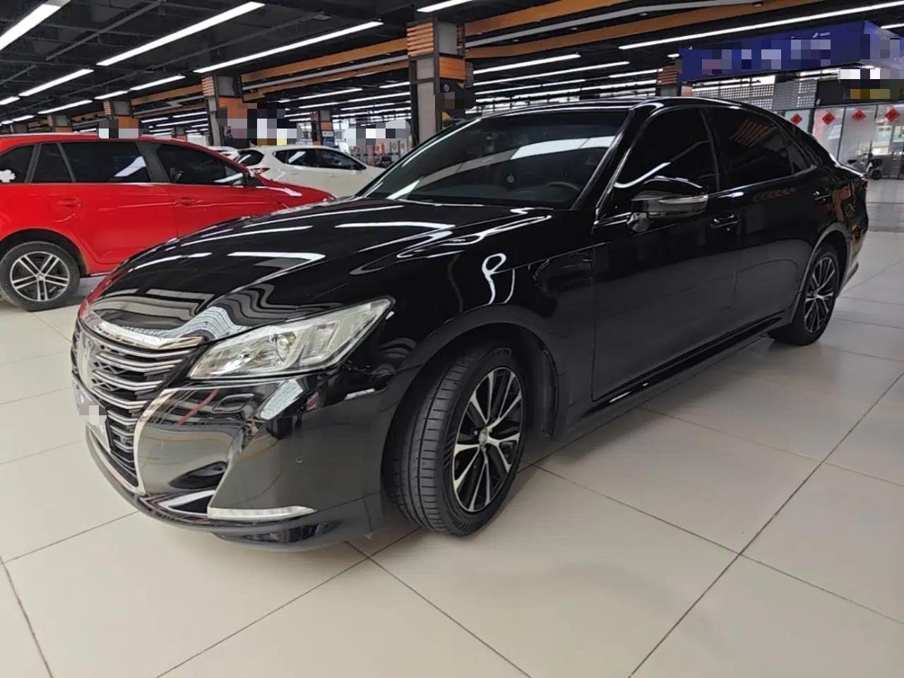 Toyota Crown 2018 2.0T Fashion Edition — миниатюра 1