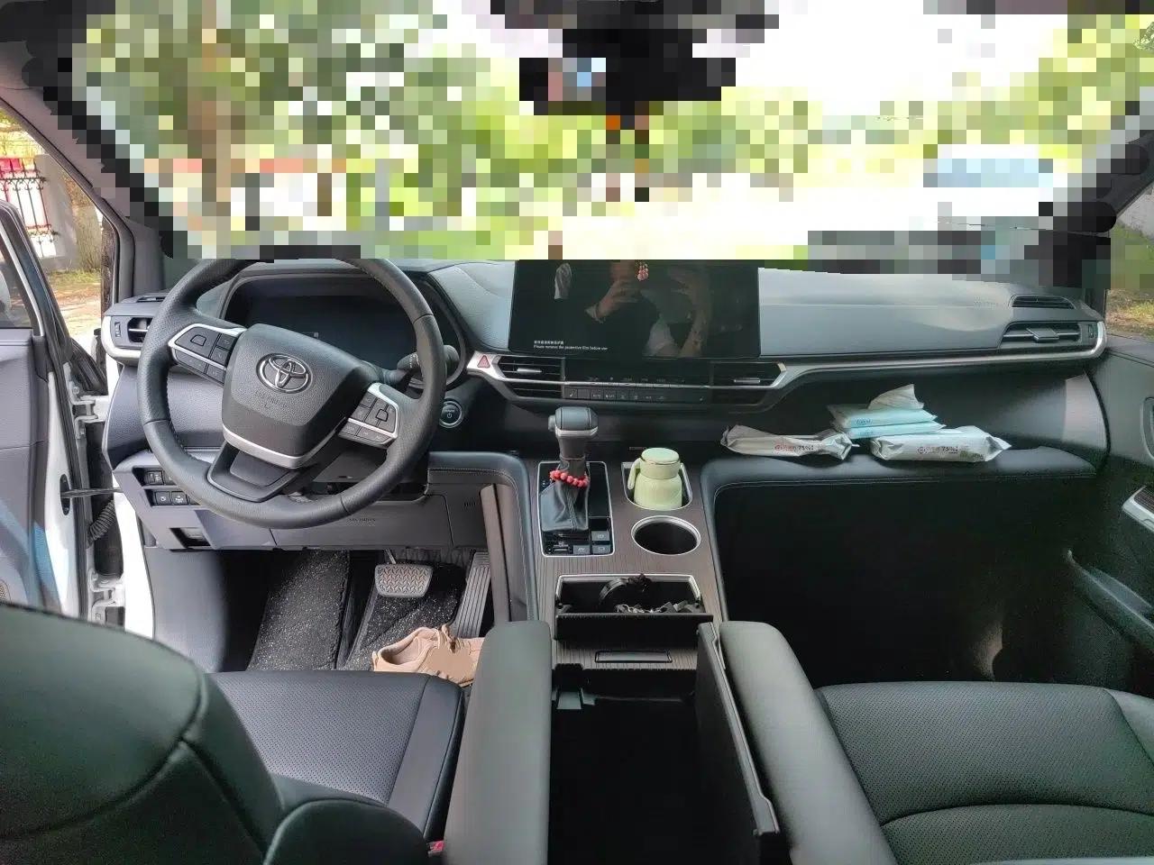 Toyota Granvia 2024 2.5L Hybrid Prestige PLUS Four-Wheel Drive Version — миниатюра 18