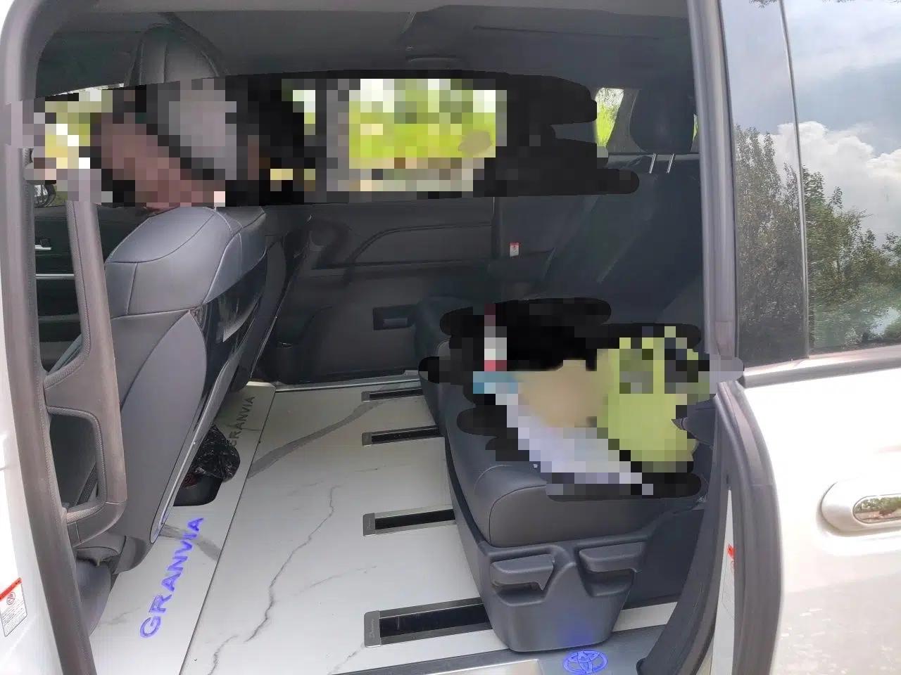 Toyota Granvia 2024 2.5L Hybrid Prestige PLUS Four-Wheel Drive Version — миниатюра 20