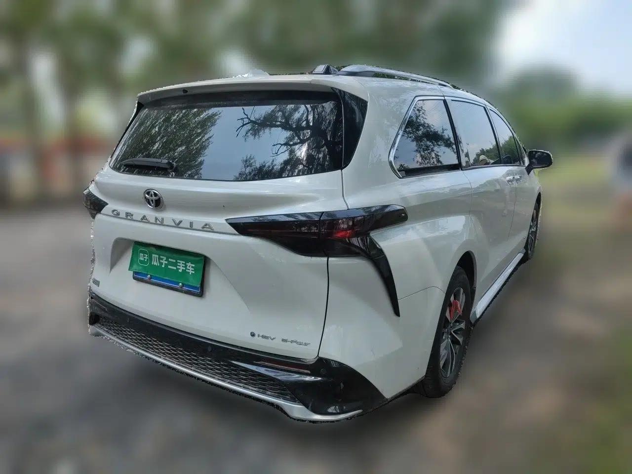 Toyota Granvia 2024 2.5L Hybrid Prestige PLUS Four-Wheel Drive Version — миниатюра 6
