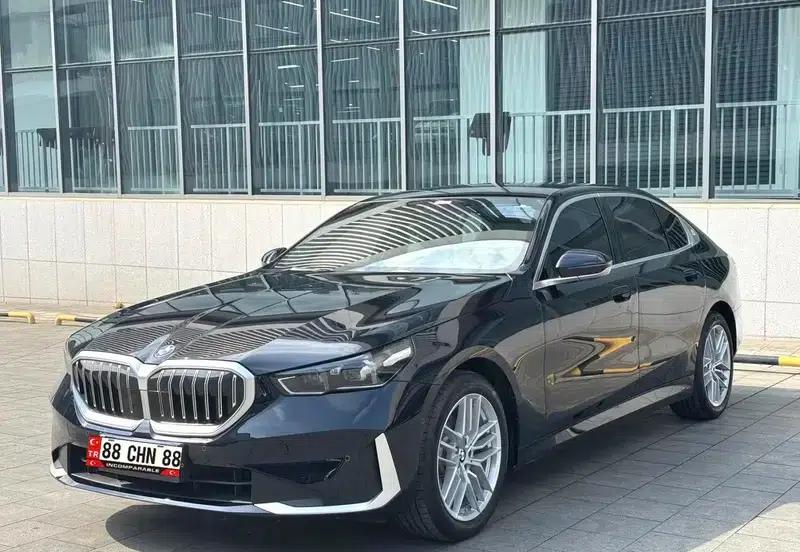 2024 BMW 5 Series 525Li Luxury Package — миниатюра 1