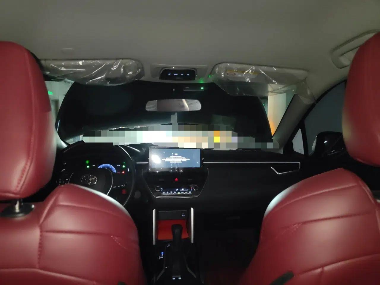 Toyota FRONTLANDER 2024 2.0L CVT Elite Edition — миниатюра 18