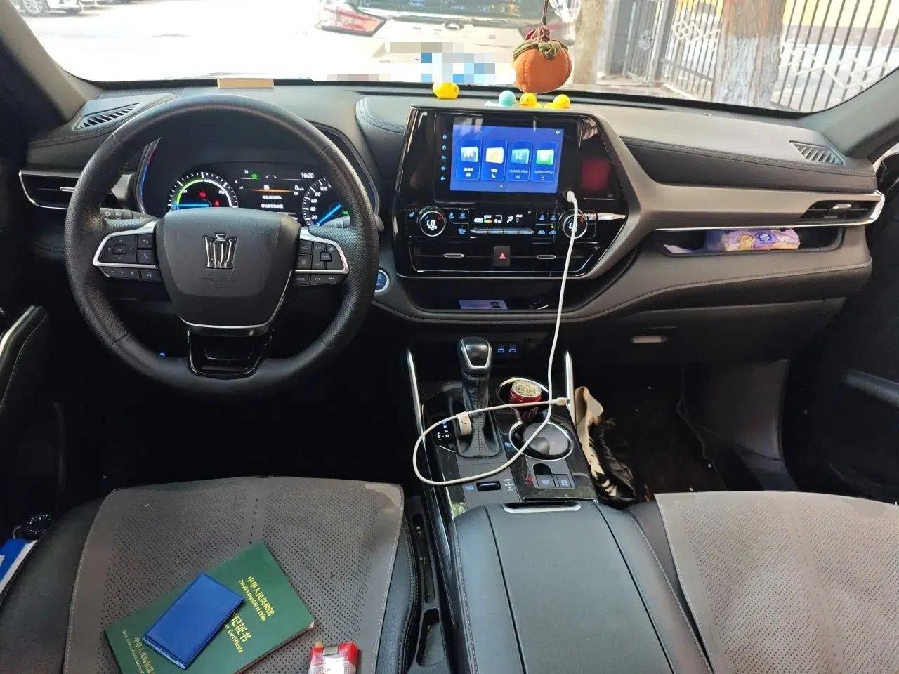 Toyota Crown Kluger 2021 2.5L HEV Four-Wheel Drive Luxury Edition — миниатюра 18