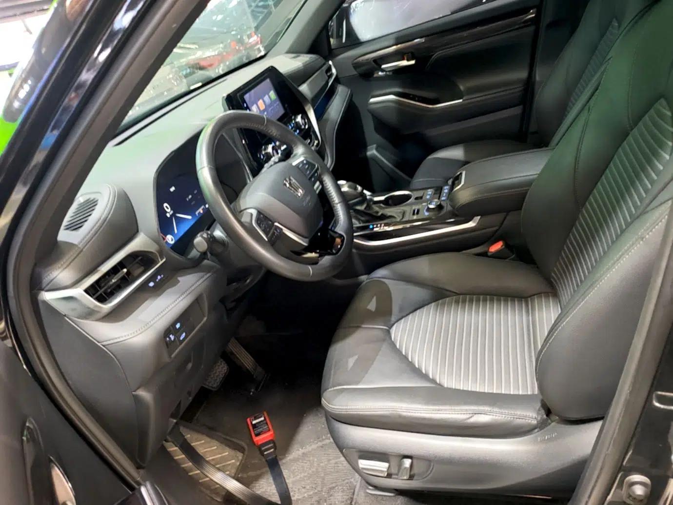 Toyota Crown Kluger 2022 2.0T Four-Wheel Drive Enjoyment Edition — миниатюра 24