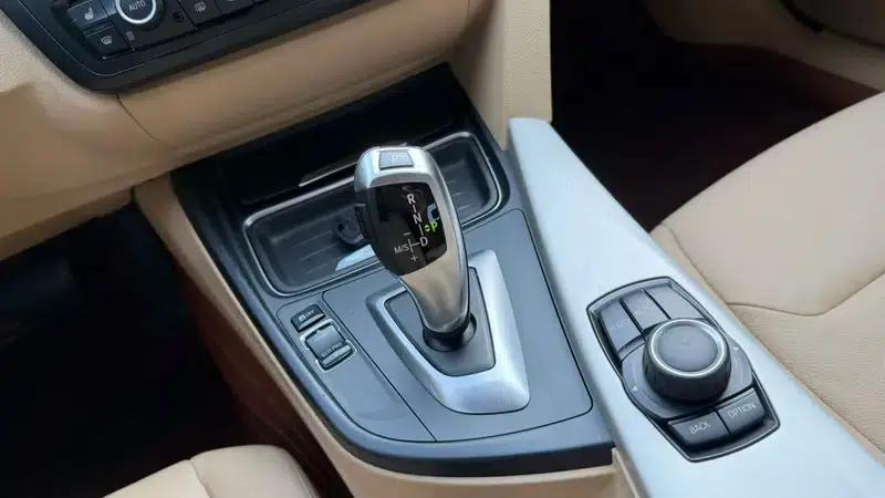 2014 BMW 3 Series 320i Fashion Edition — миниатюра 11