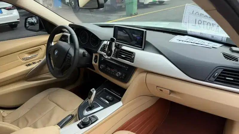 2014 BMW 3 Series 320i Fashion Edition — миниатюра 9