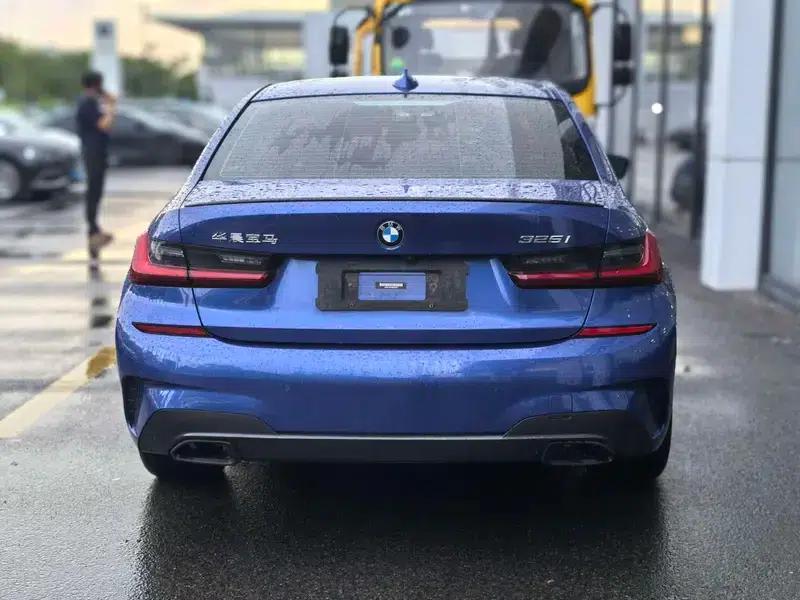 2022 BMW 3 Series 325i M Sport Shadow Edition — миниатюра 4
