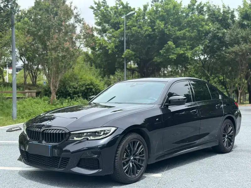 2020 BMW 3 Series 330i M Sport Shadow Edition — миниатюра 1
